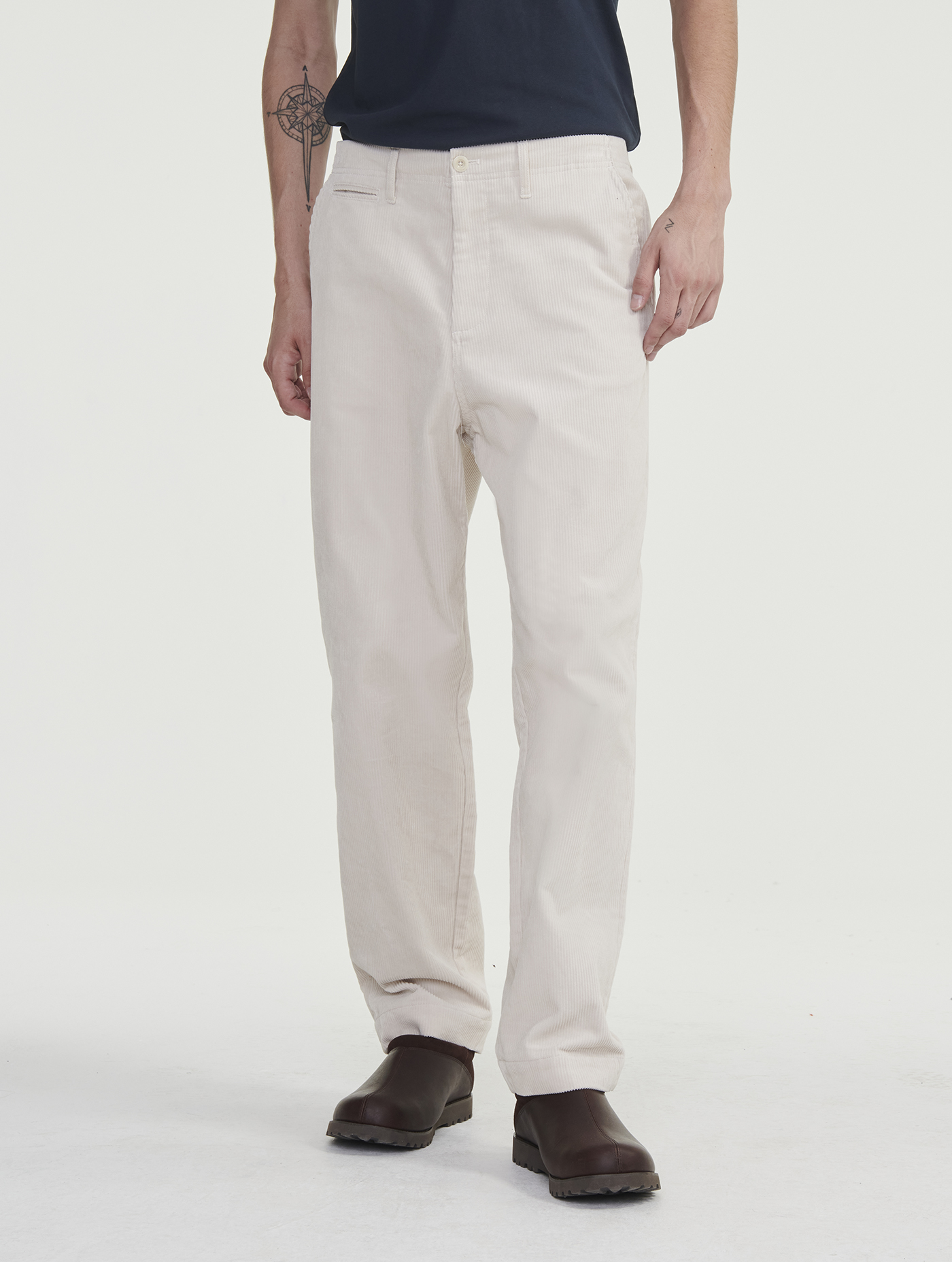 Pantalon chino velours coupe relax  Homme Aigle seconde main photo 4