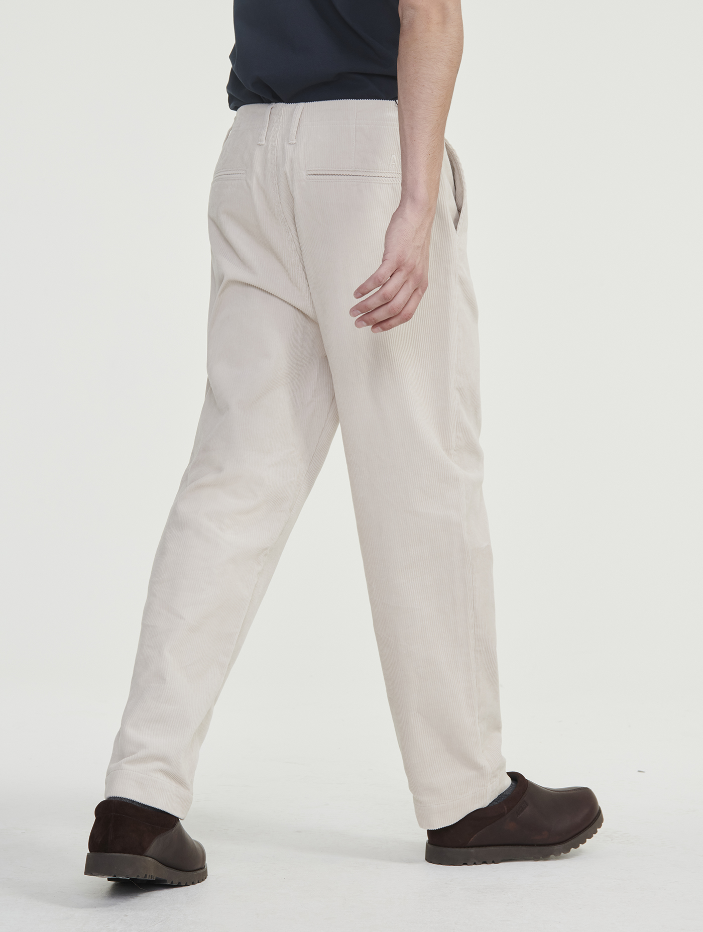 Pantalon chino velours coupe relax  Homme Aigle seconde main photo 6